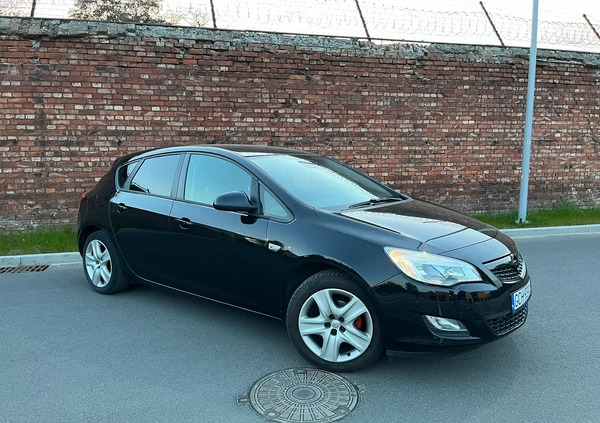 Opel Astra cena 22300 przebieg: 189300, rok produkcji 2010 z Chojnice małe 379